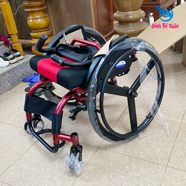 Xe Lăn Thể Thao Có Giảm Sóc