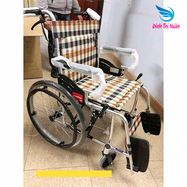 Xe Lăn Hợp Kim Nhôm Nhẹ YUWELL